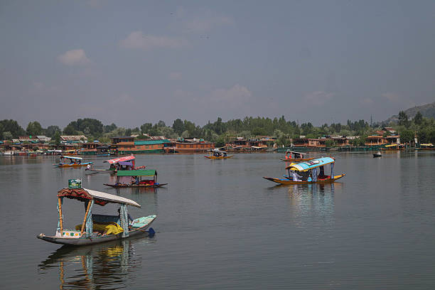 3 Nights 4 Days Kashmir Tour Package – Srinagar & Gulmarg