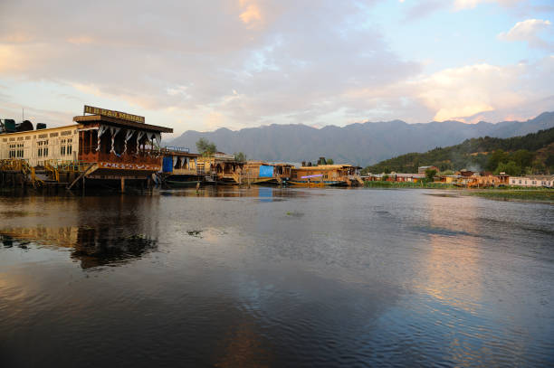 Demo Houseboat Dal Lake