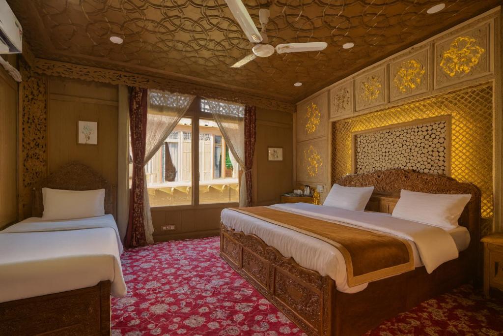 Deluxe Lake View Room