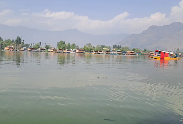 4 Nights 5 Days Kashmir Tour Package