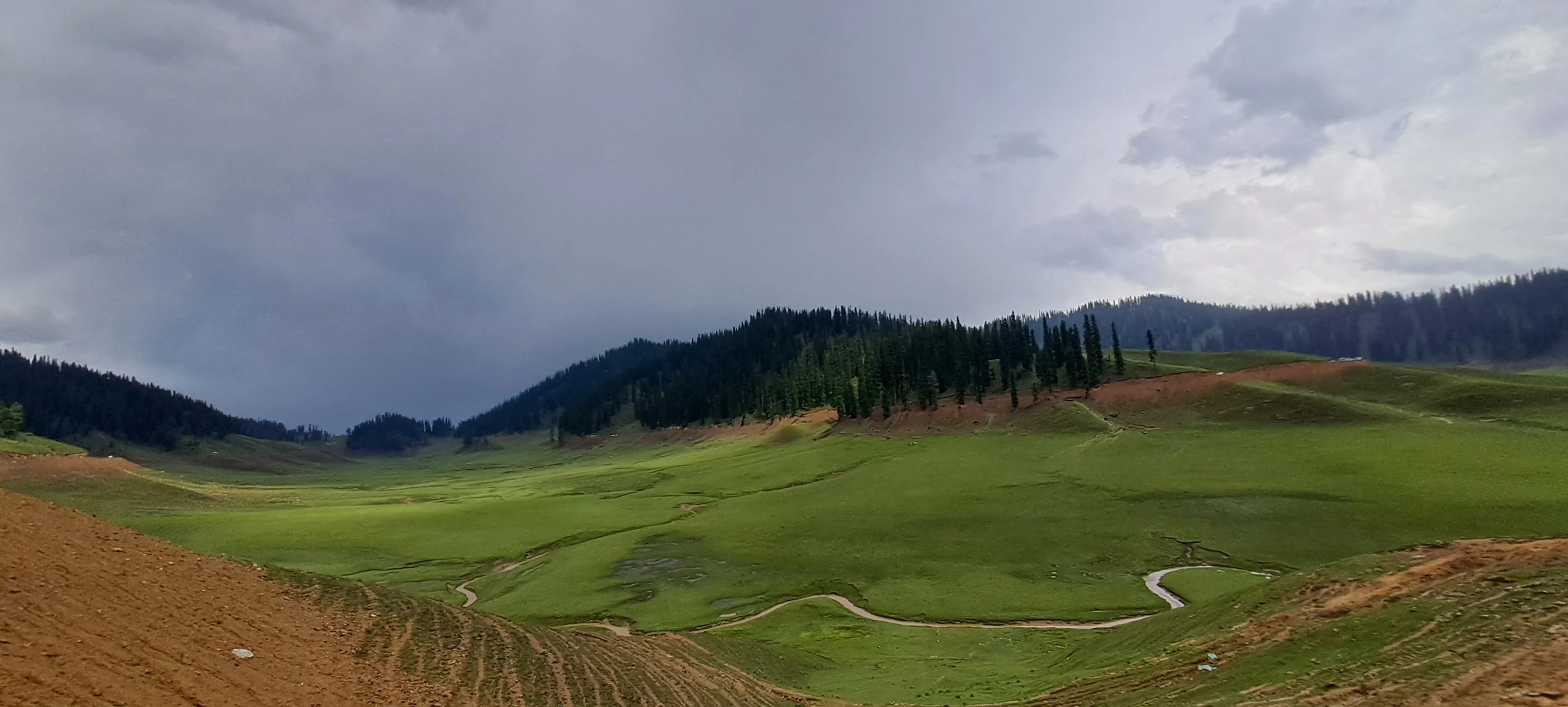 Kashmir Leisure Tour Package - C Himalaya
