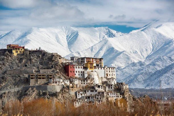 Leh Ladakh Tour Packages from Vadodara – 8 Days Scenic Himalayan Trip