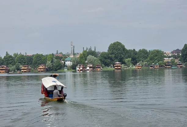 Kashmir Tour Packages From Thrissur – 4 Nights 5 Days - Kashmir tour package