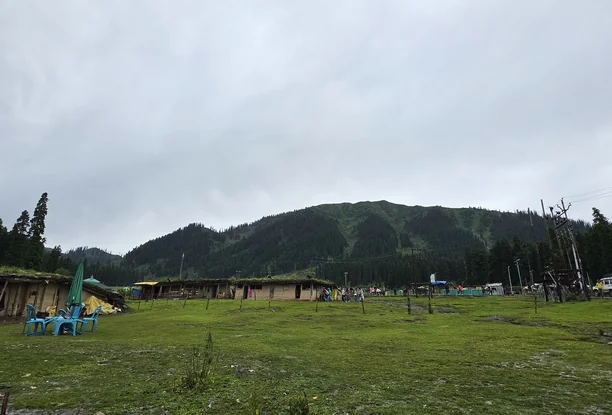 Kashmir Tour Packages From Trivandrum – 4 Nights 5 Days - Kashmir tour package