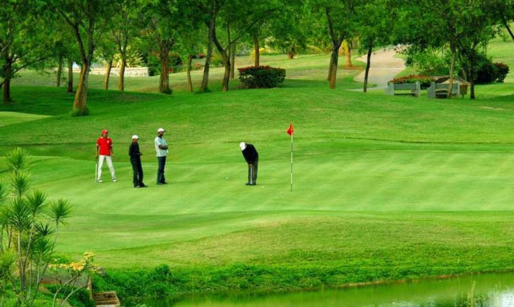 Information About Gulmarg Golf Club