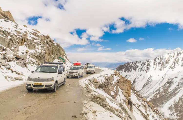 How to Reach Leh Ladakh by Air, Bike, Jeep and Train